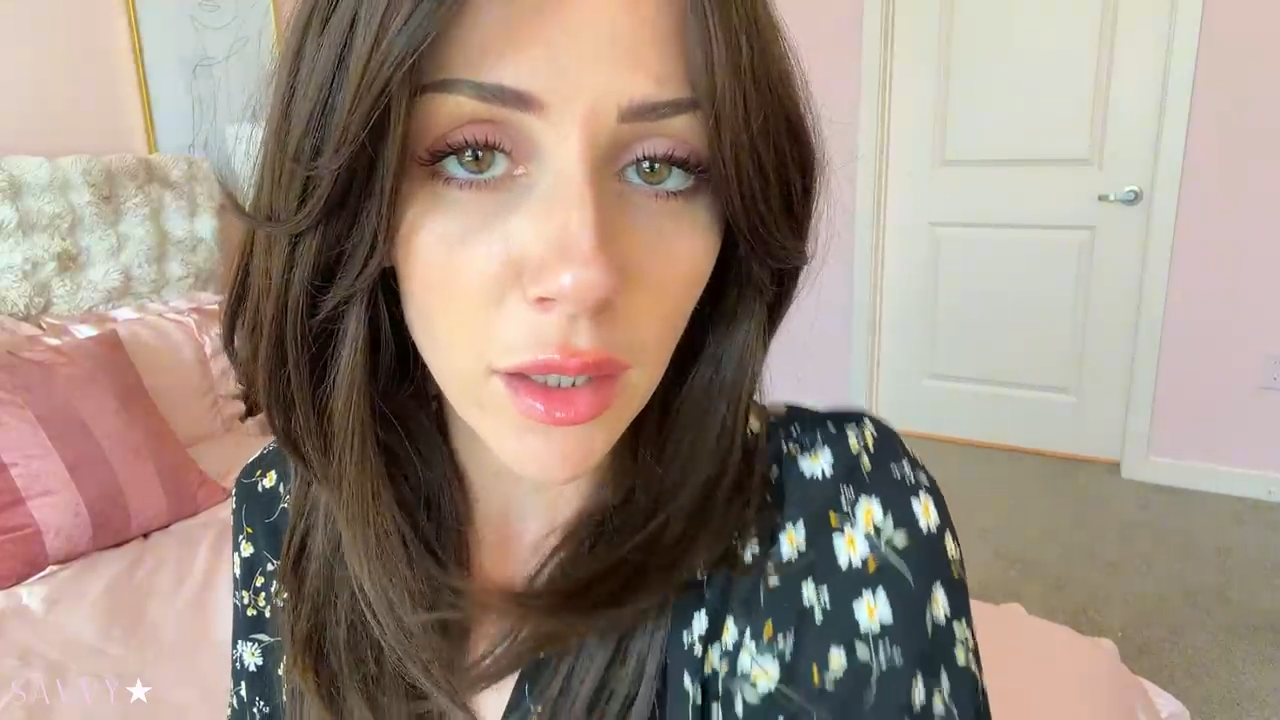 Savvy Star – Kissing Lessons with stepMom
